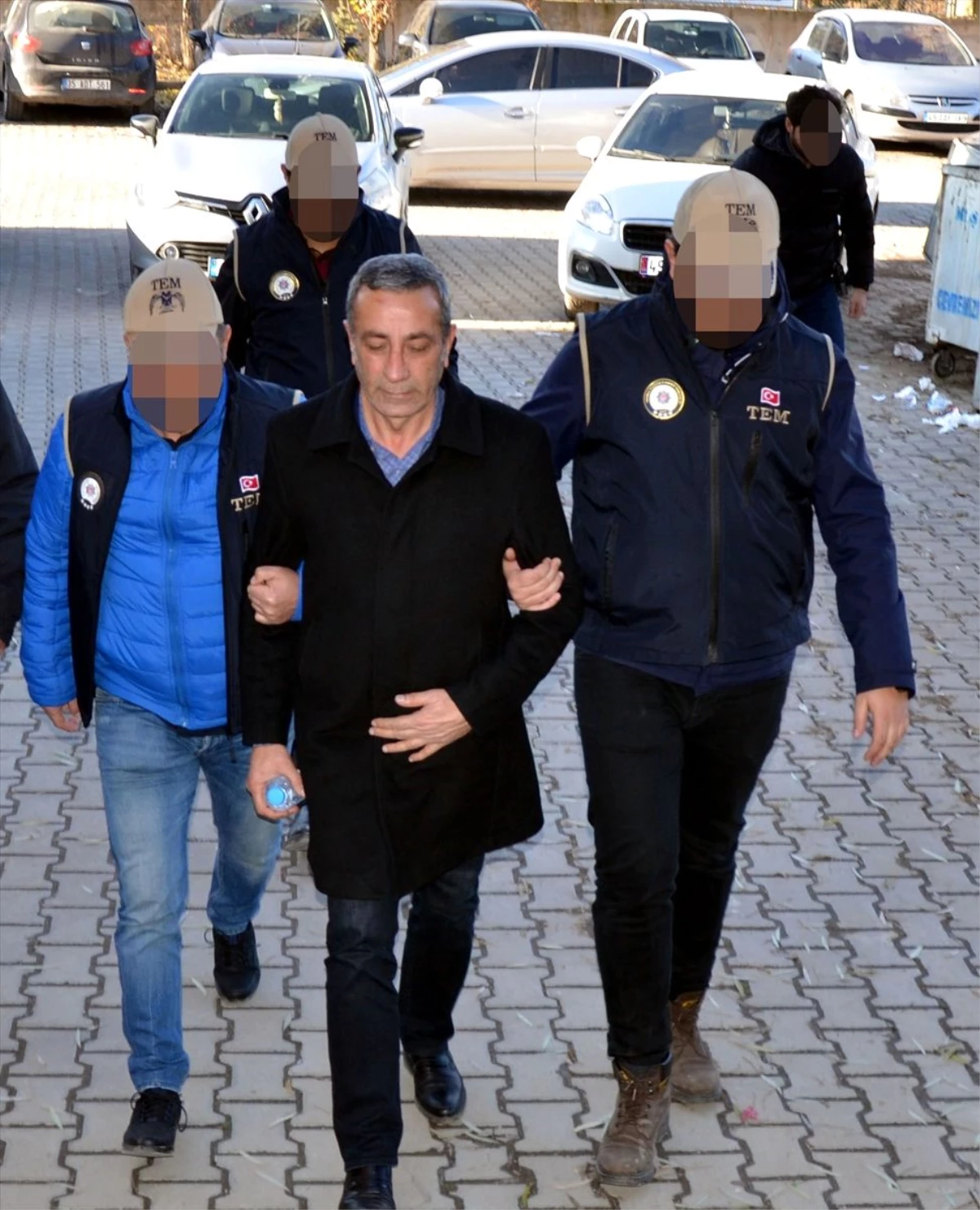Muş\'ta HDP\'li Bulanık ve Varto belediye başkanları tutuklandı