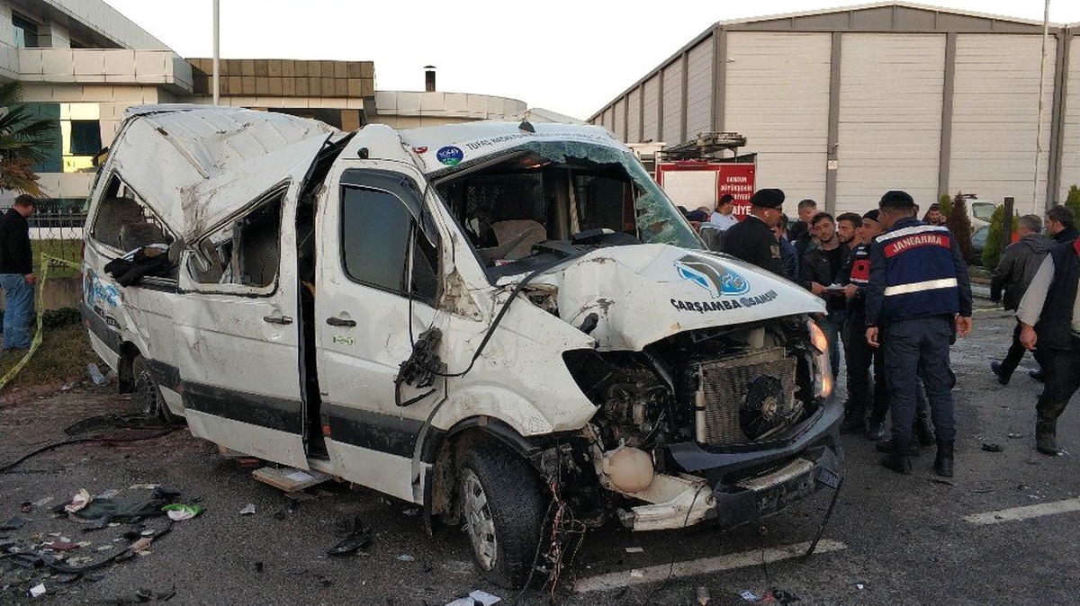 Samsun\'da öğrenci servisi kaza yaptı: 1 ölü