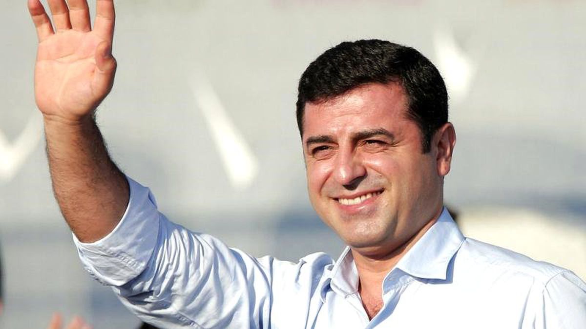 Selahattin Demirtaş LeMan\'da çizmeye başladı