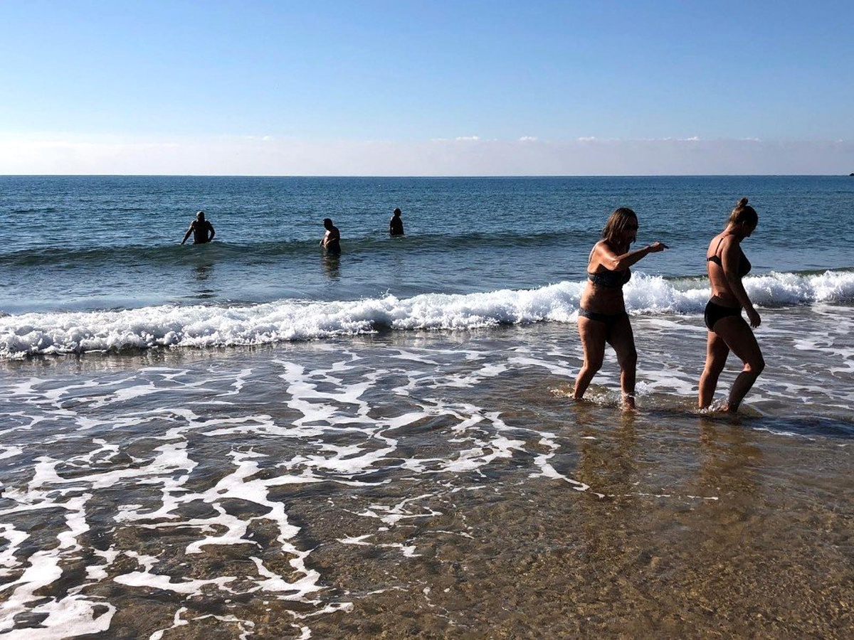 Turistler İncekum Plajının tadını çıkarttı
