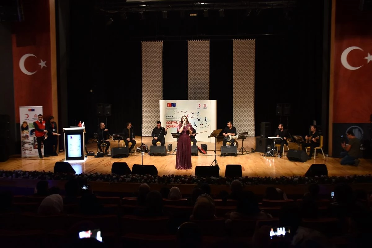Türk Kızılaydan "Uluslararası Göçmenler Günü" konseri
