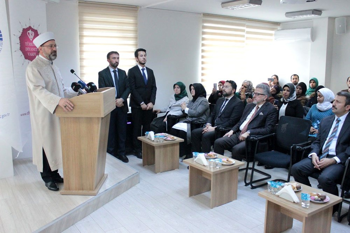 "Ülkesinden göç etmek zorunda kalmış kardeşlerimizin hepsi Allah Resulü\'nün varisleri"
