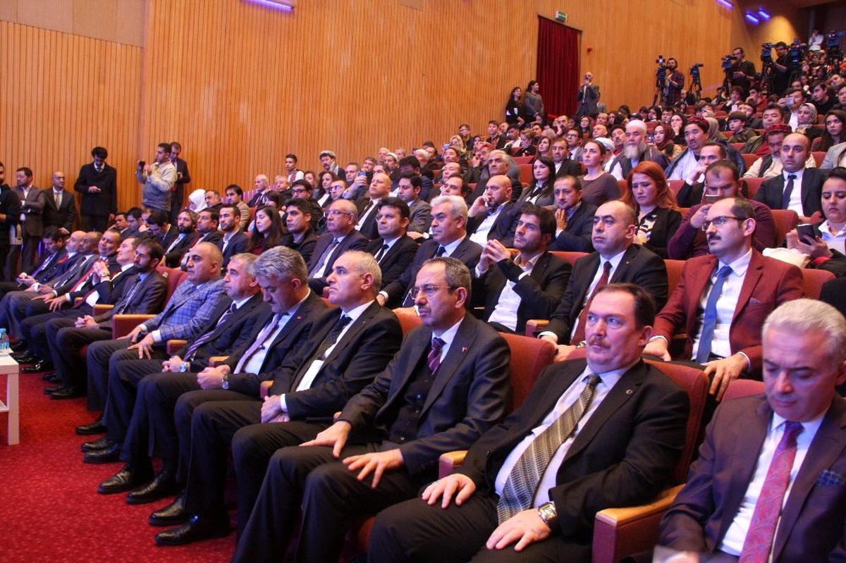 Vali Yerlikaya İstanbul\'da yaşayan göçmen sayısını açıkladı