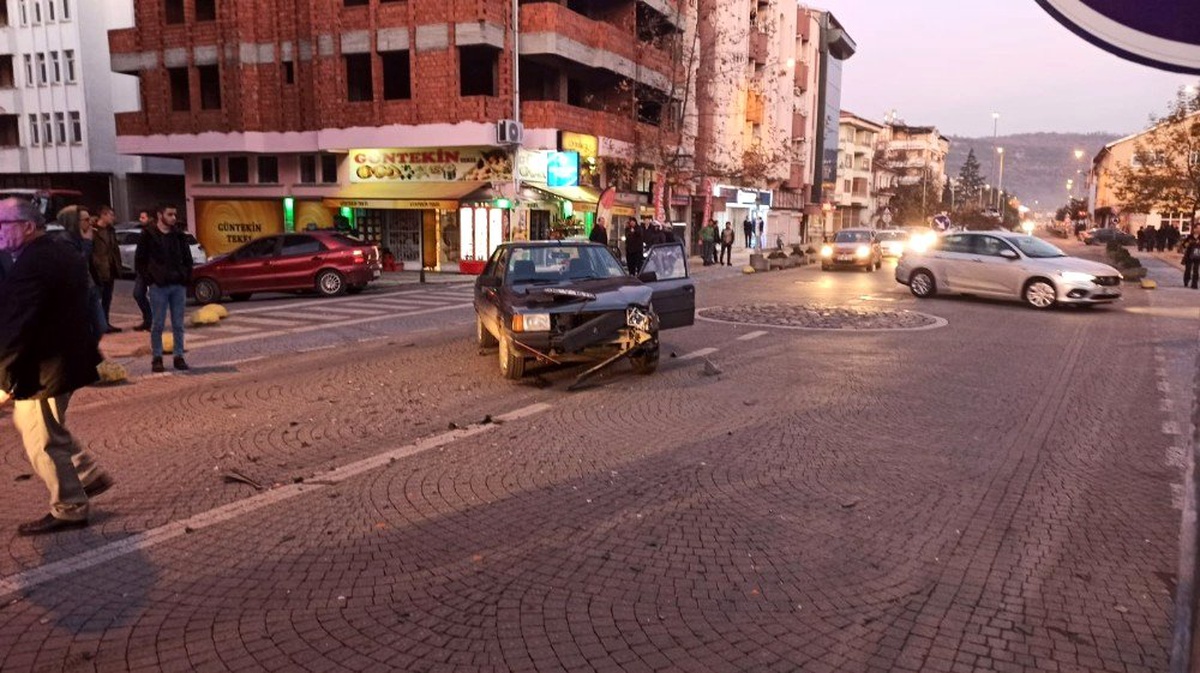 Zonguldak\'ta trafik kazası: 5 yaralı