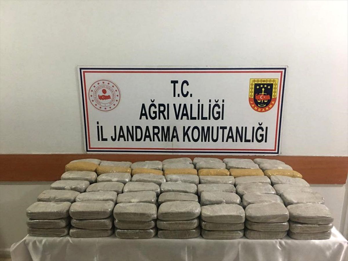Ağrı\'da 74 kilogram eroin yakalandı