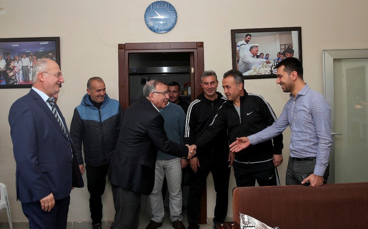 Akay: "Hizmet önceliğini halk belirler"
