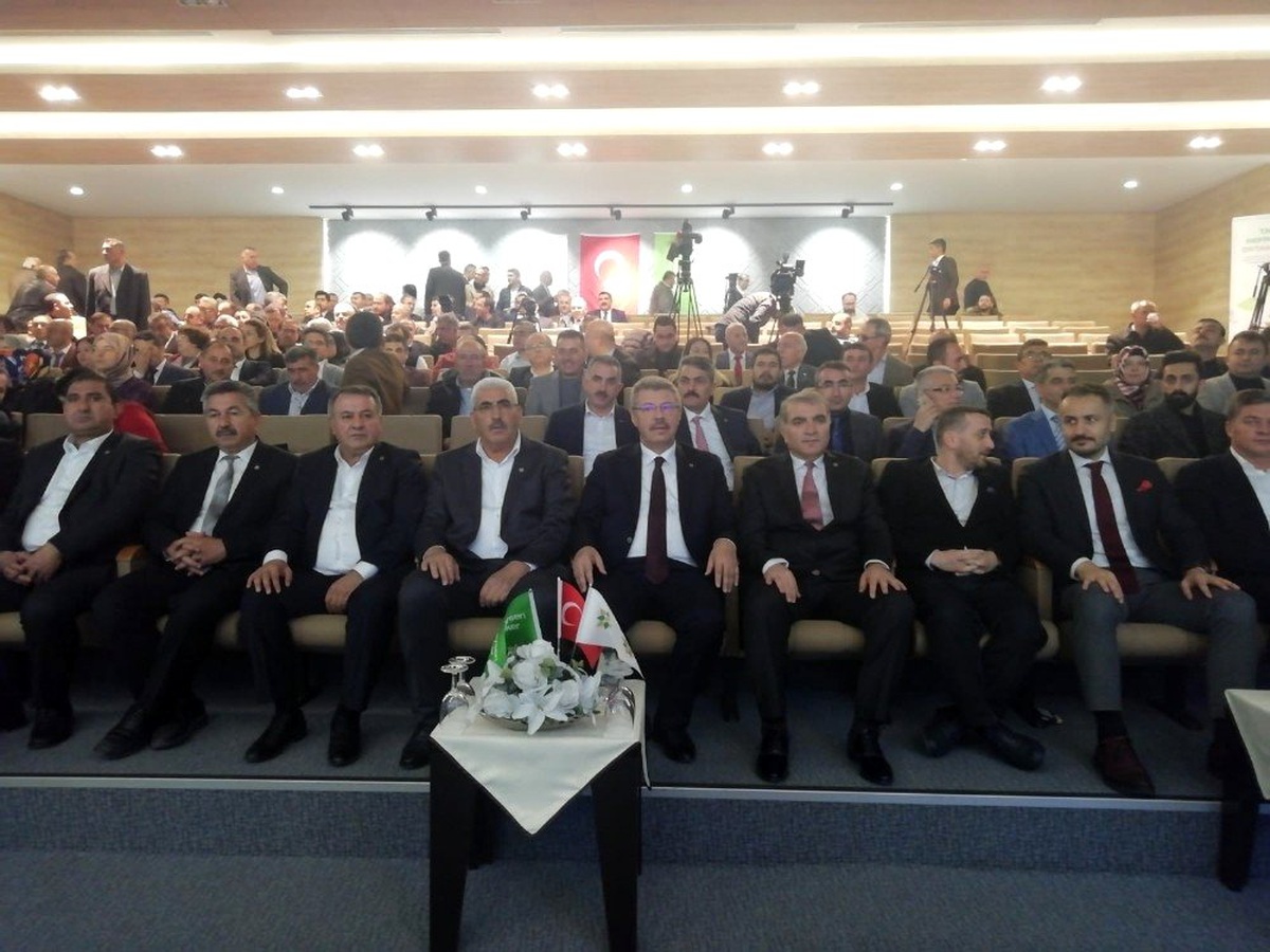 Akay: "Kayseri Şeker, üretimin ve iletişimin güçlerini birleştiriyor, yeni nesil vizyonunu dünyaya...
