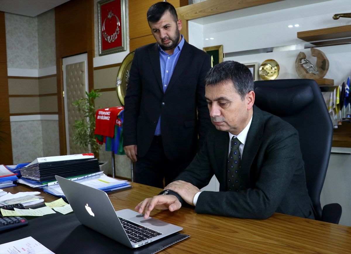 Ankara\'da belediye başkanları AA\'nın "Yılın Fotoğrafları" oylamasına katıldı