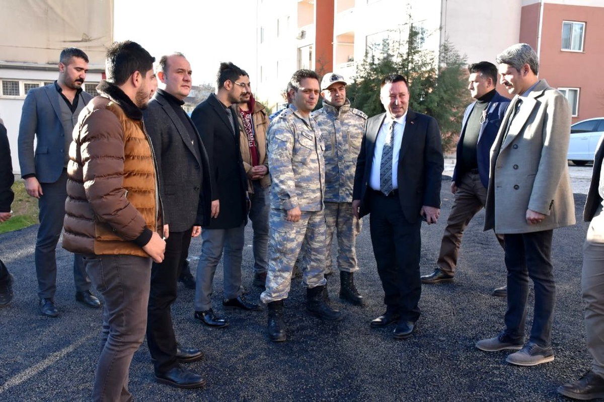 Bağlar Belediyesi 8. Ana Jet Üs Komutanlığı alanını asfaltladı
