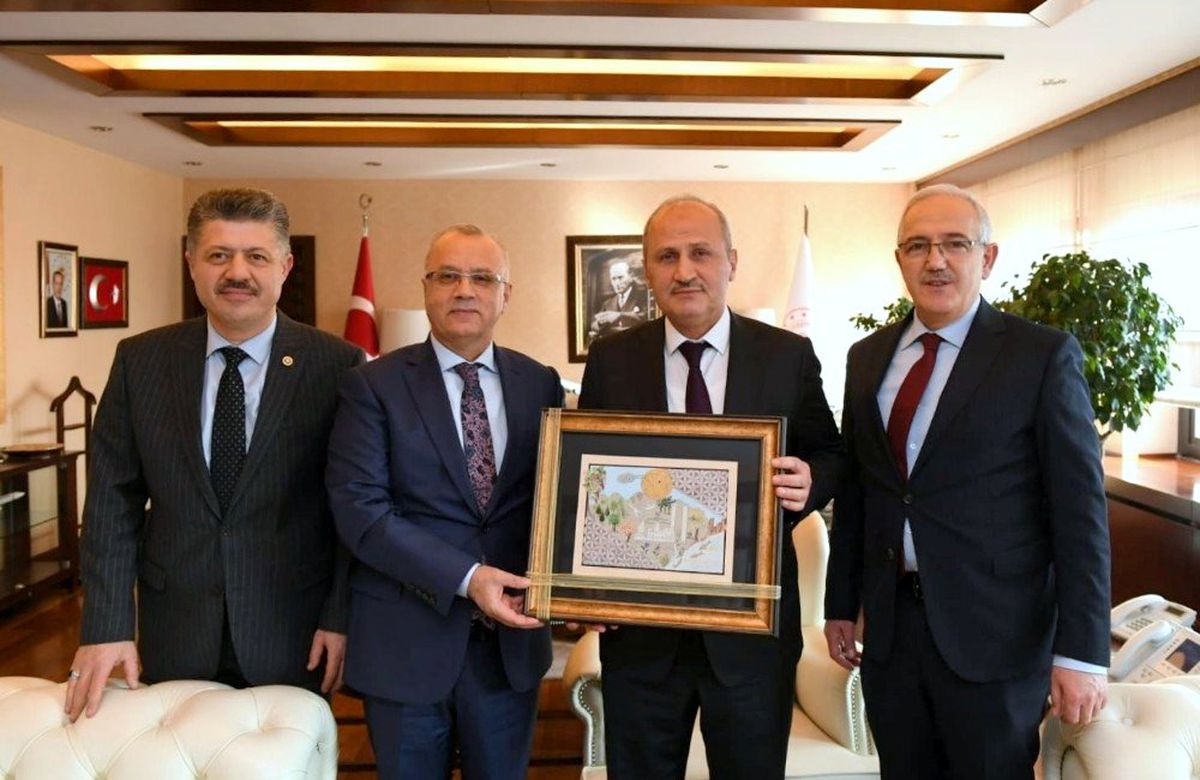 Başkan Kayda, Bakan Turhan\'dan Salihli\'nin projelerine destek istedi