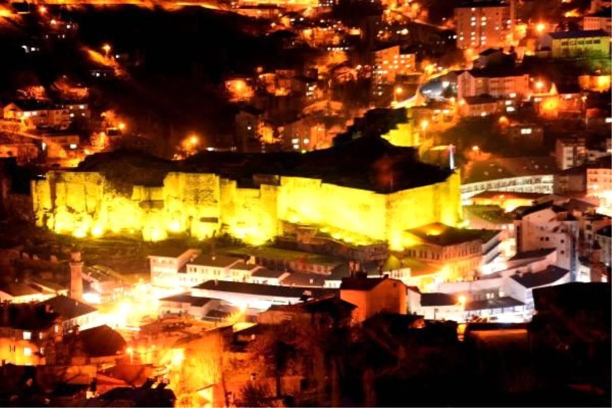 Bitlis Kalesi ışıklandırıldı