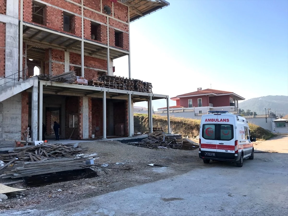 Bursa\'da cami inşaatından düşen işçi öldü