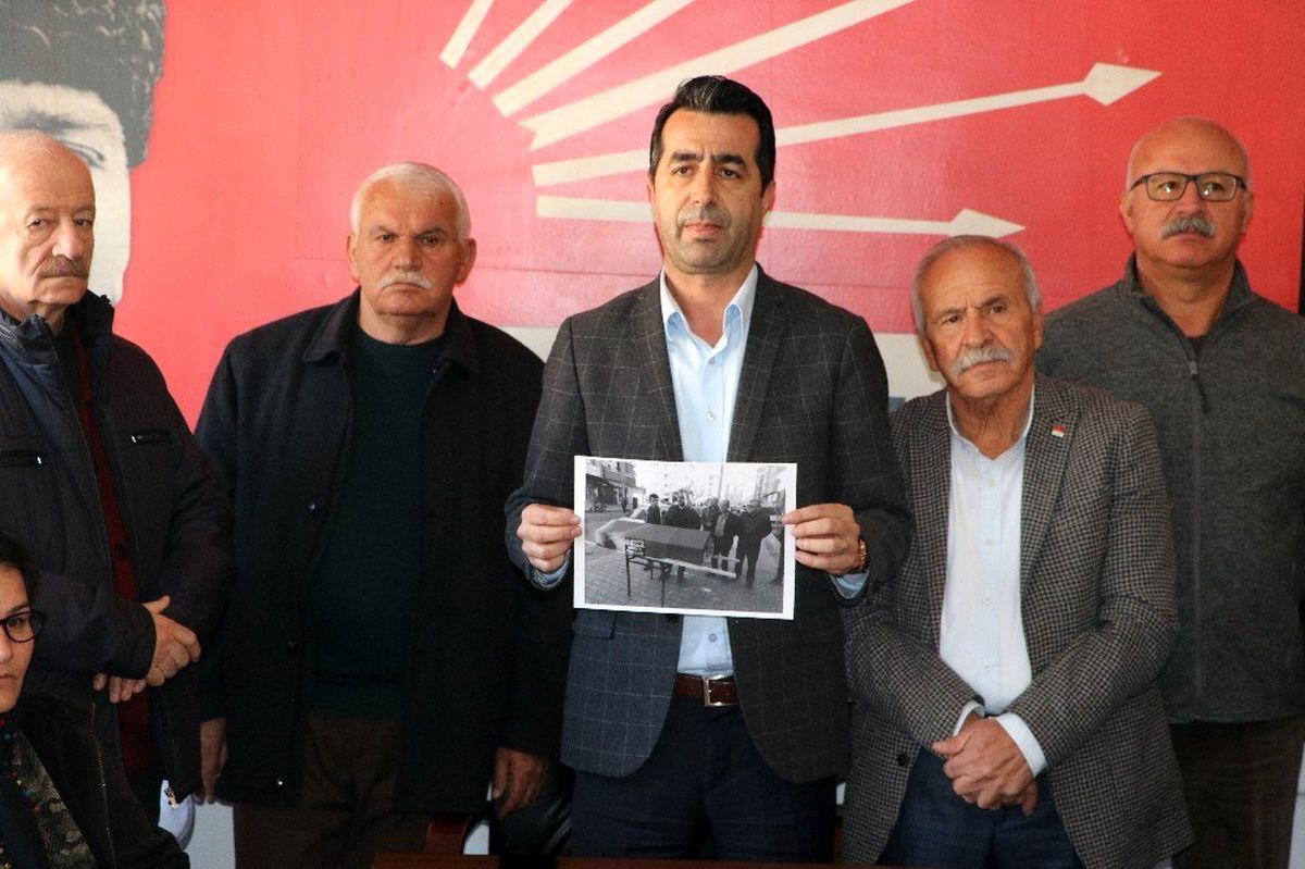 CHP Niğde il yönetimine tabutlu protesto