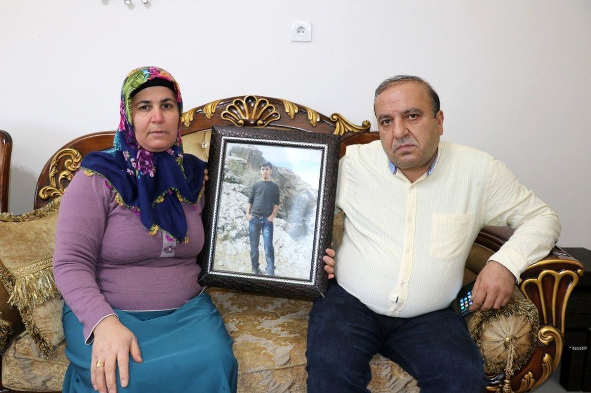DEAŞ\'a katıldığını düşündükleri çocuklarından 5 yıldır haber alamıyorlar