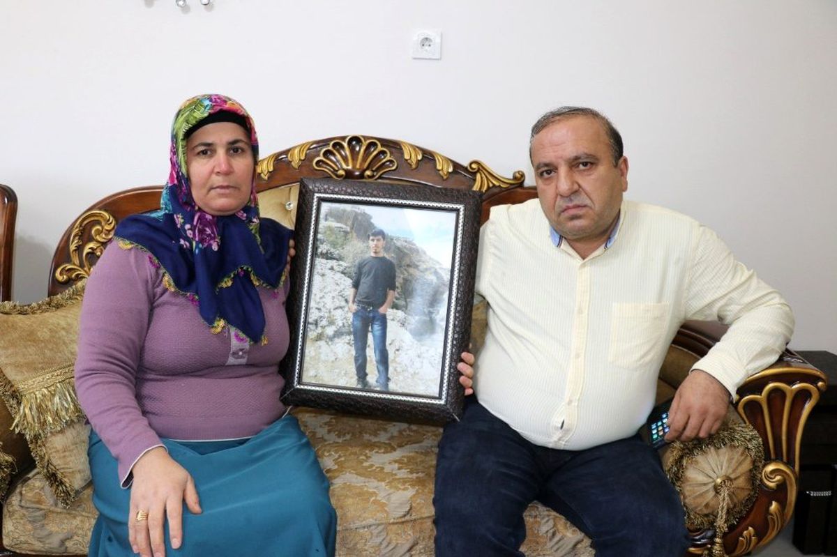 DEAŞ\'a katıldığını düşündükleri çocuklarından 5 yıldır haber alamıyorlar