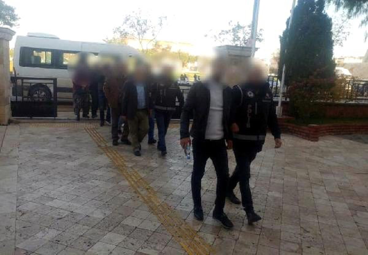 Didim\'de göçmen kaçakçılığı operasyonu şüphelilerinden 4\'ü tutuklandı
