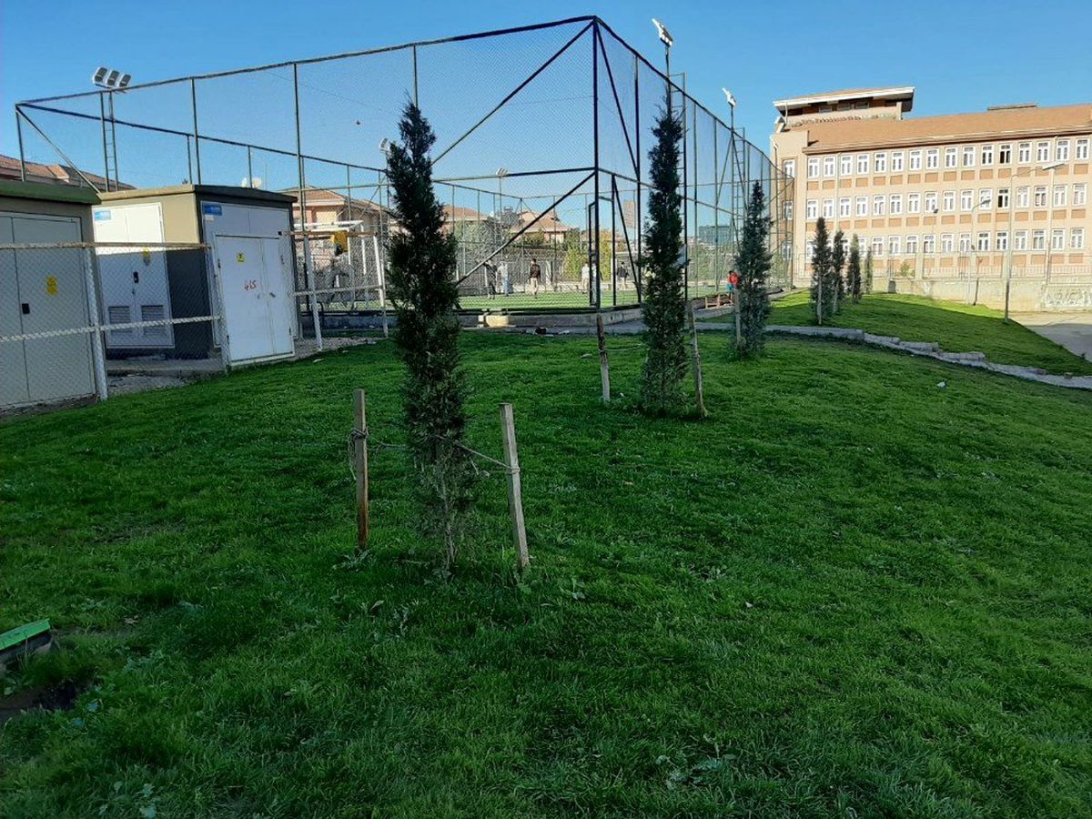 Eğitim yuvasına modern çevre düzenlemesi