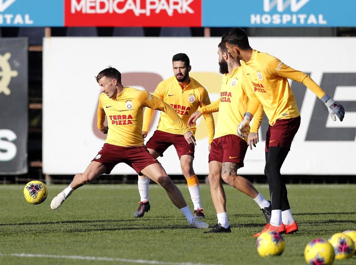 Galatasaray\'da Ryan Babel takımla çalıştı