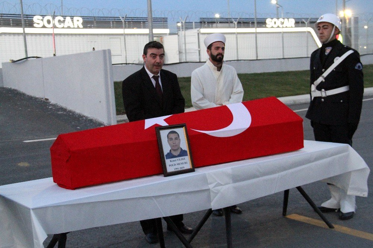 Hayatını kaybeden polis için İstanbul Havalimanı\'nda cenaze töreni düzenlendi