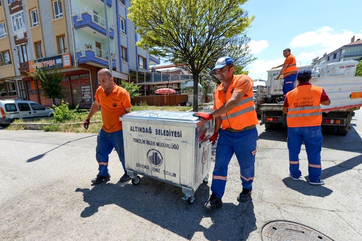 Her mahalleye çöp konteyneri