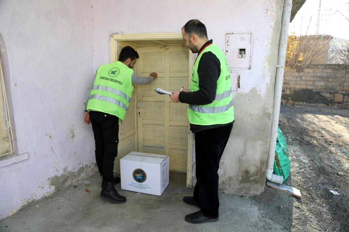 İpekyolu Belediyesinden ihtiyaç sahiplerine yardım