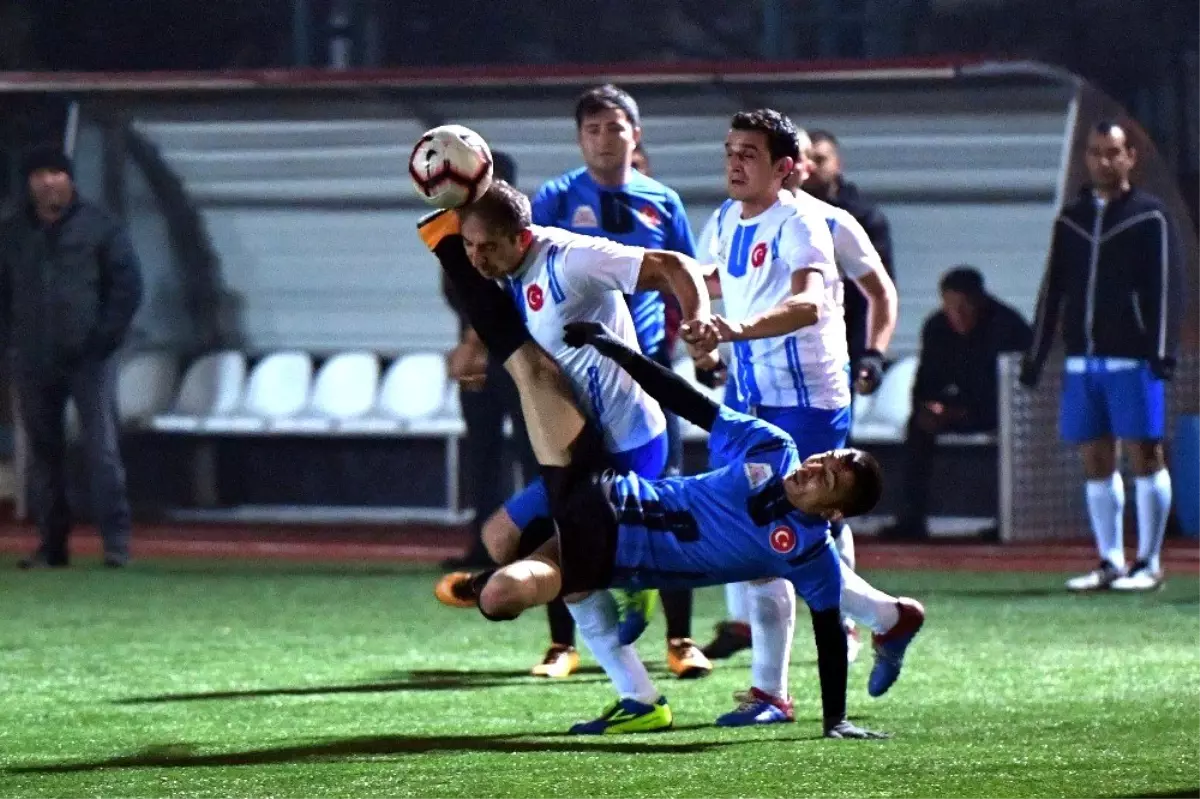 Isparta Belediyesi Futbol Turnuvası\'nda şampiyon Fen İşleri Müdürlüğü oldu