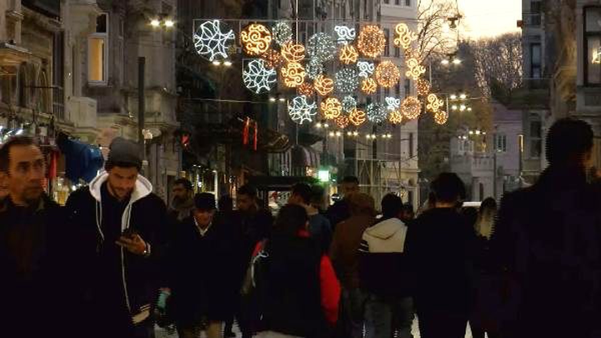 İstiklal Caddesi yeni yıla daha yeşil, ışıl ışıl , lavanta ve gül kokularıyla girecek