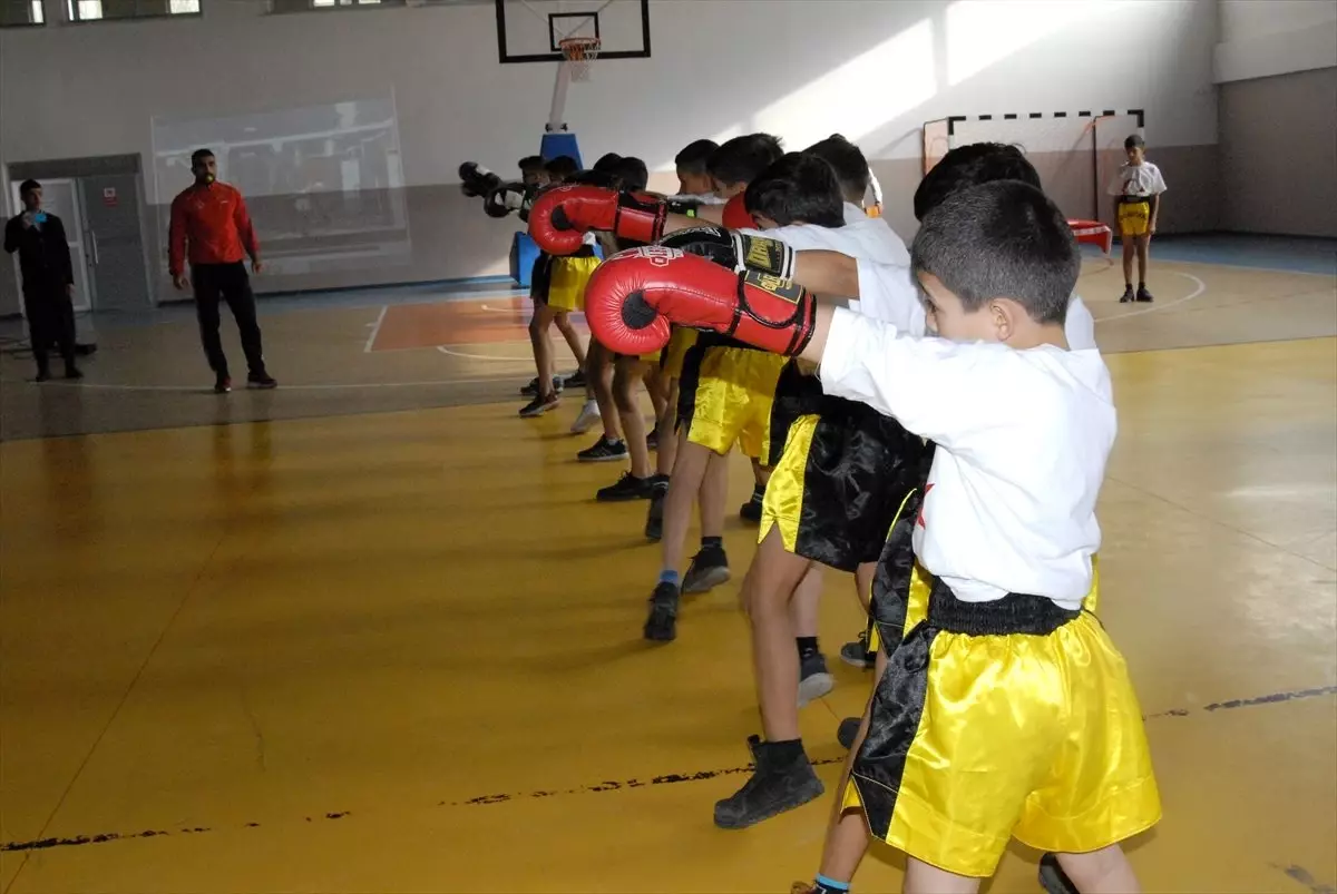 Kağızman\'da kick boks kursu ilgi görüyor