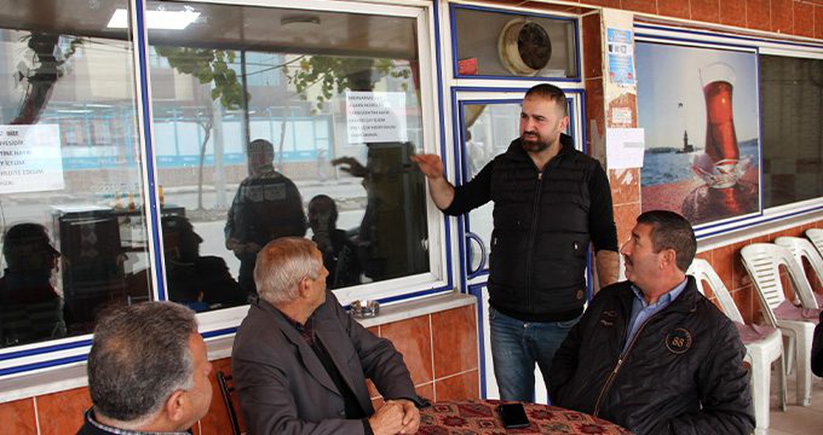 Kahvehane işletmecisinden alkışlanacak yazı: "Kadınlar bize Allah\'ın hediyesidir. Kadın şiddetine hayır!