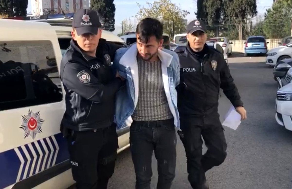 Kartal\'da eşi tarafından defalarca bıçaklanan kadın ağır yaralandı