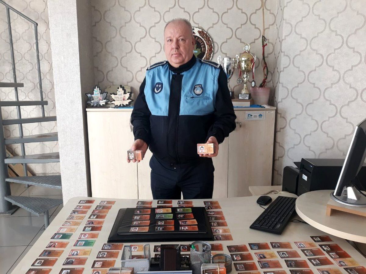 Kayıp \'kent kart\'lar İzmit Belediyesi\'nde sahiplerini bekliyor
