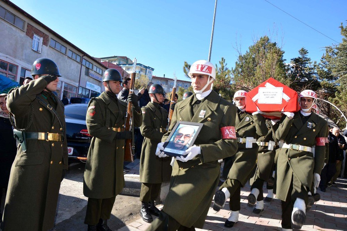 Kore Gazisi son yolculuğuna uğurlandı