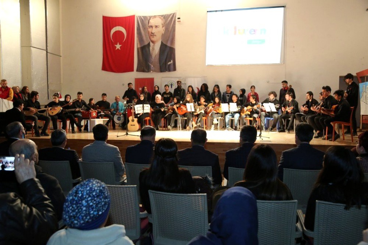 Kütahya\'da \'Kültürlerin buluşma noktası Türkiye\' etkinliği