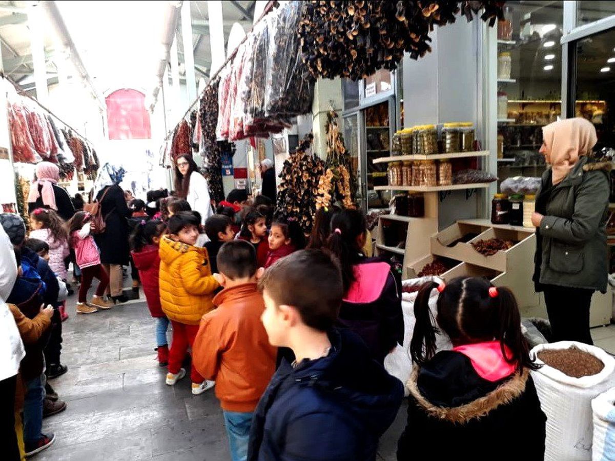 Minikler Şire Pazarını gezdi