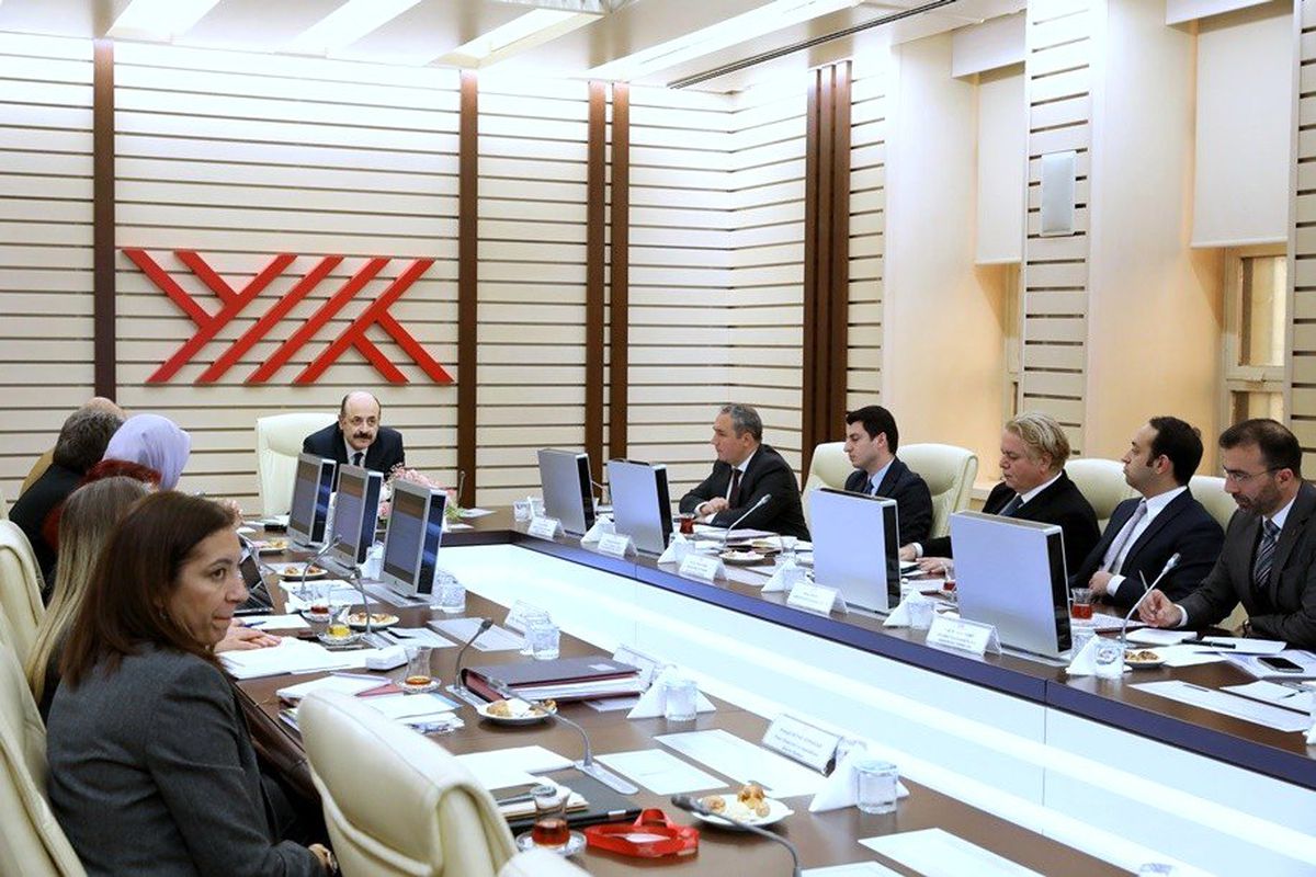 MYO\'larda iş yeri eğitimi alan engelli ve kız öğrencilerin durumları ele alındı