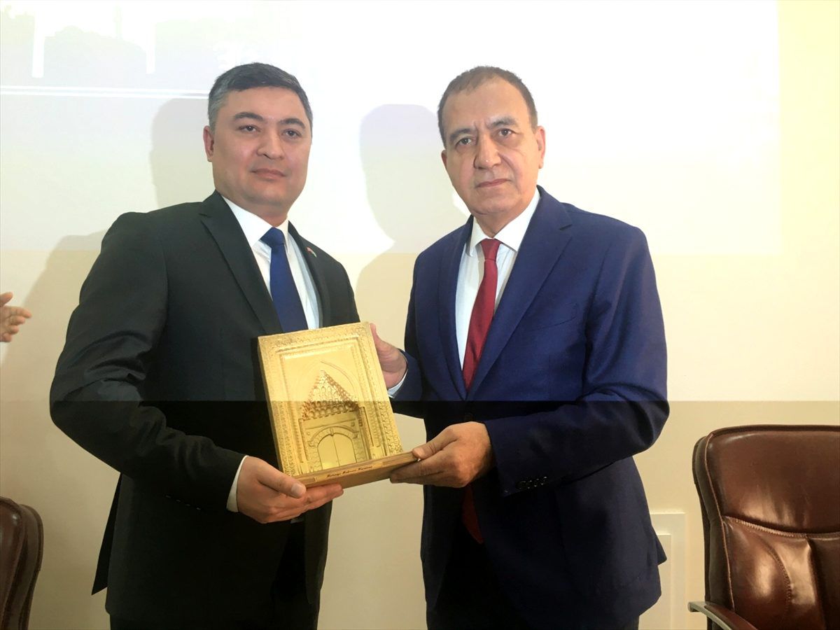 Özbekistan\'lı iş insanları Karaman\'da