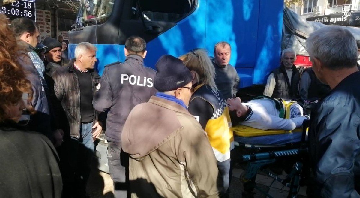 TIR\'ın altında kalan ortaokul öğrencisinin ayağı kırıldı