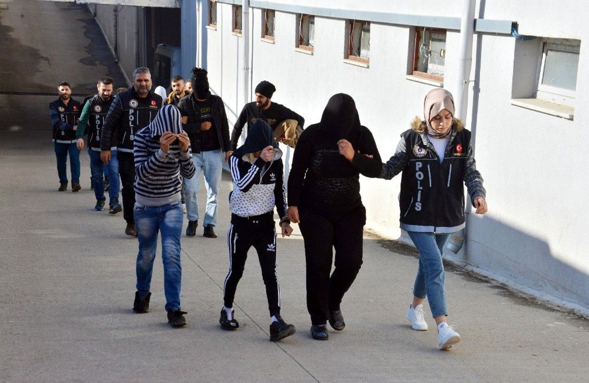 Torbacı 3 kadın tutuklandı