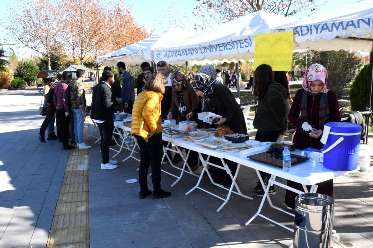Üniversite öğrencilerinden arkadaşlarına vefa