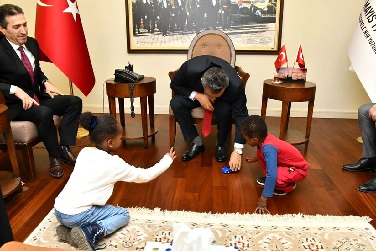 Validen alkışlanacak hareket