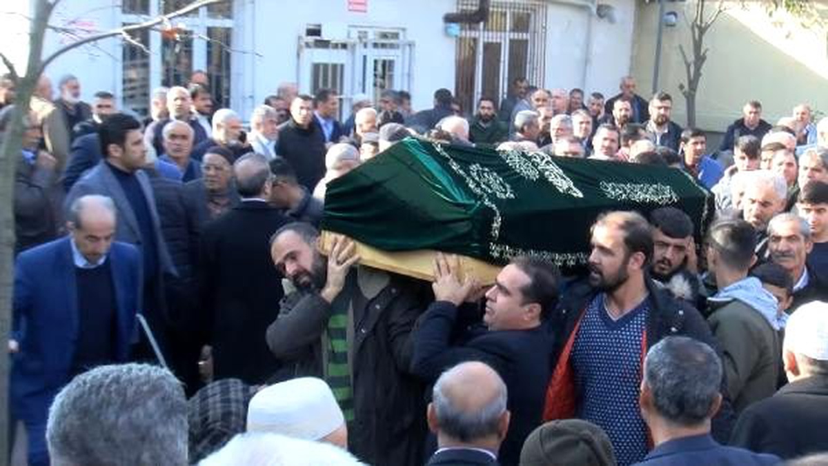 "Yan Baktın" kavgasında öldürülen öğrenci son yolculuğuna uğurlandı