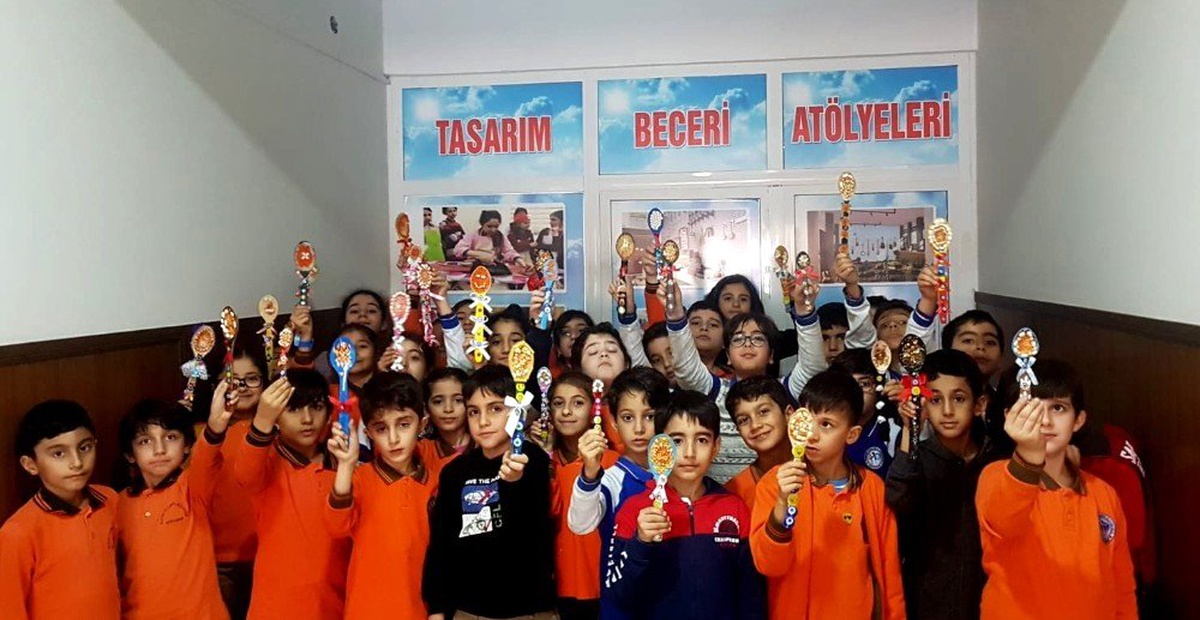 Yerli Malı Haftasında kaşık süsleme etkinliği
