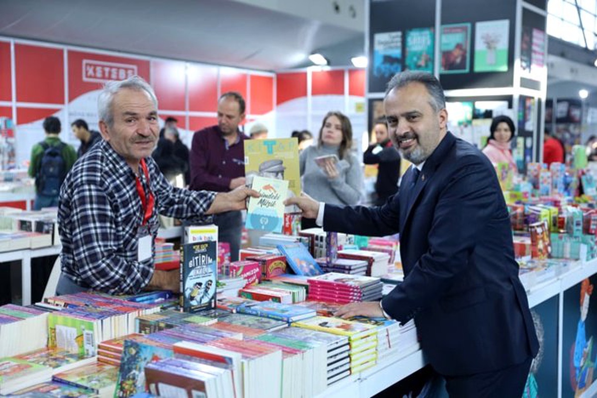 125 yayınevi, 200 yazar Bursa\'da okurlarla buluşuyor