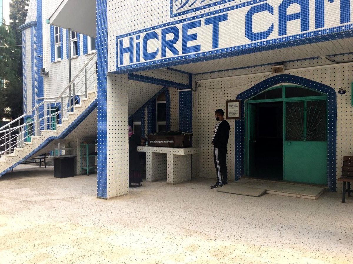 4. kattan düşüp ölen minik Helin\'e acı veda
