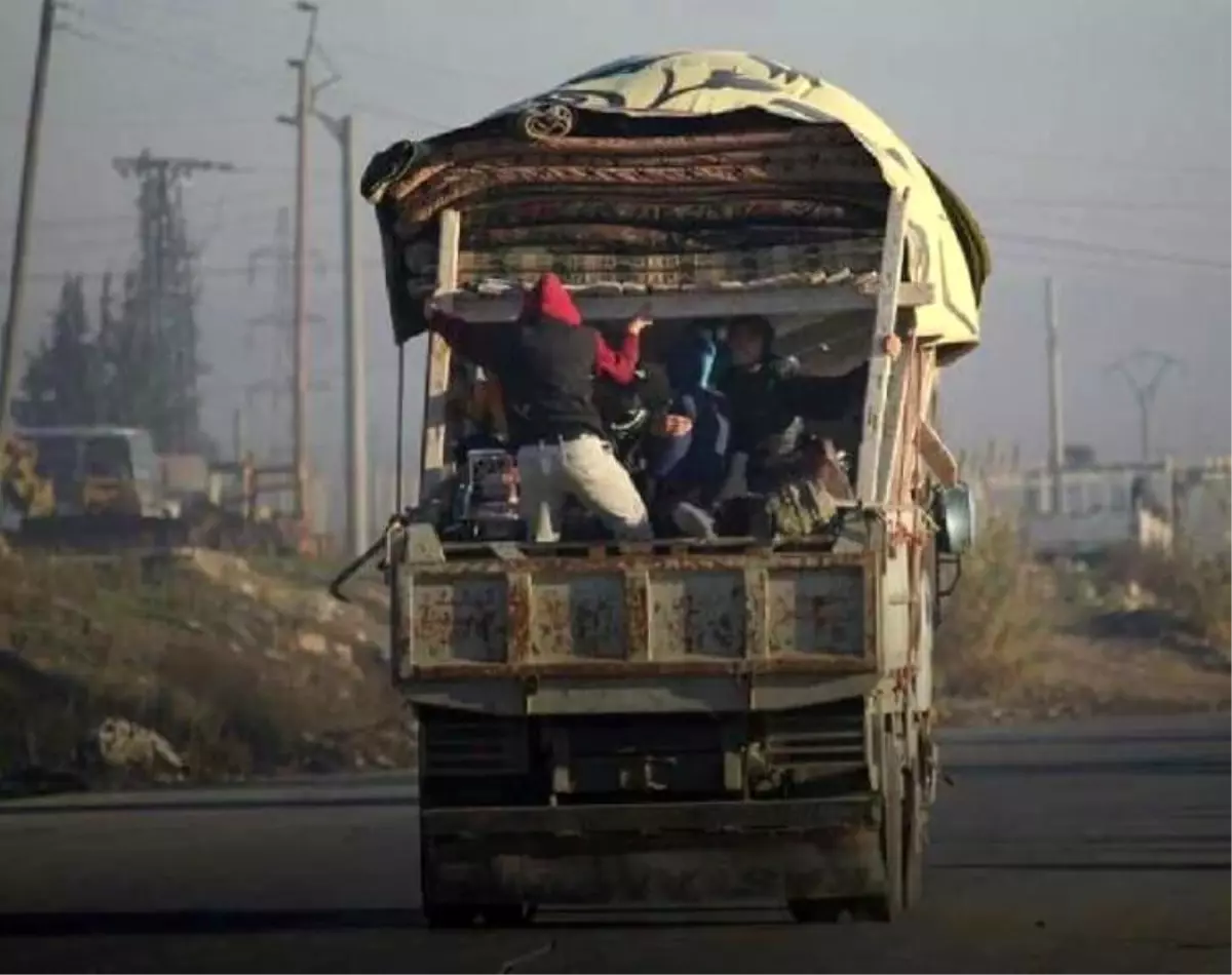 Dün Erdoğan duyurdu! 80 bin Suriyeli göçmen Türkiye sınırına göç etti