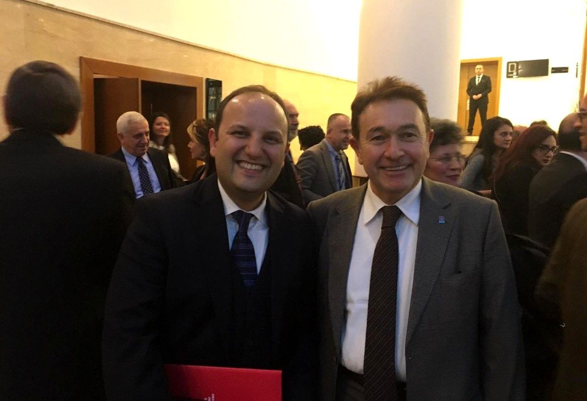 AGÜ Öğretim Üyesi Prof. Dr. Güngör\'e Araştırma Teşvik Ödülü