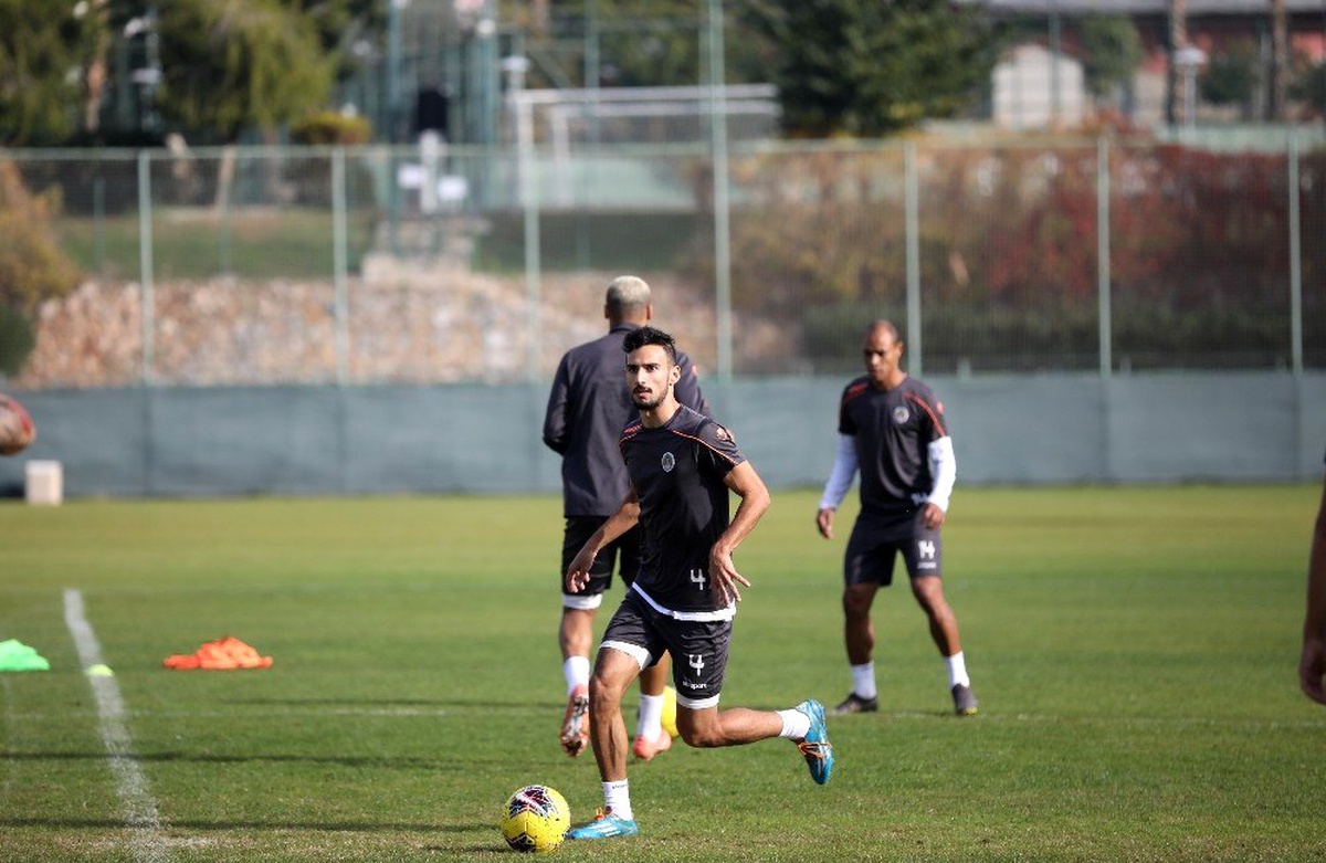 Alanyaspor\'da üç isim takımla çalıştı