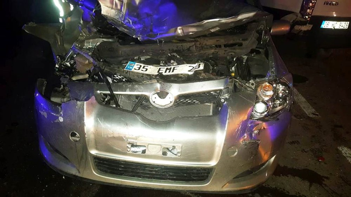 Alkollü sürücü kazaya neden oldu: 1\'i polis 6 yaralı