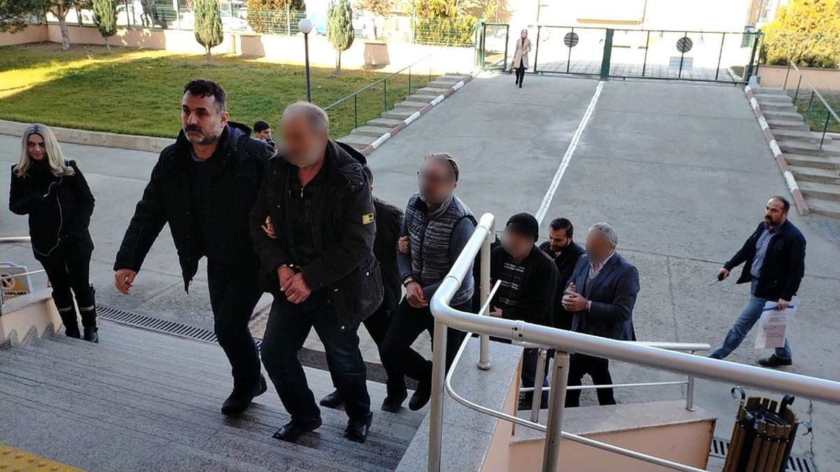 Amasya\'da kaçak içki operasyonuna 2 tutuklama