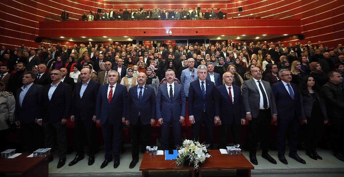 Başkan Büyükakın; "Cumhurbaşkanımızın çalışma temposuna ayak uydurmak zorundayım"